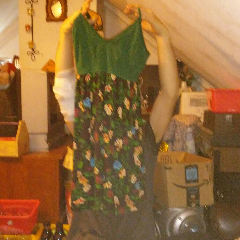 Green flowered night dress